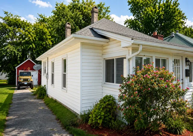 Photo 3 of Single family home for sale at 209 W 19th Street, Metropolis, IL 62960 | MLS# 12736718 | Listing updated on 2026-09-27