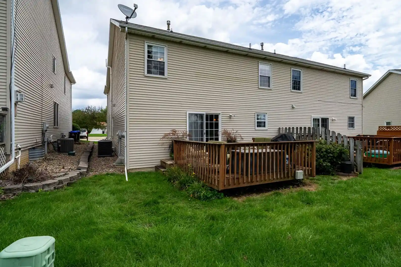 Listing Photo 2 - Condo for sale in 4 Everett Ct located at 4 Everett Ct, Bloomington, IL 61705 - Unit 4 Everett Ct