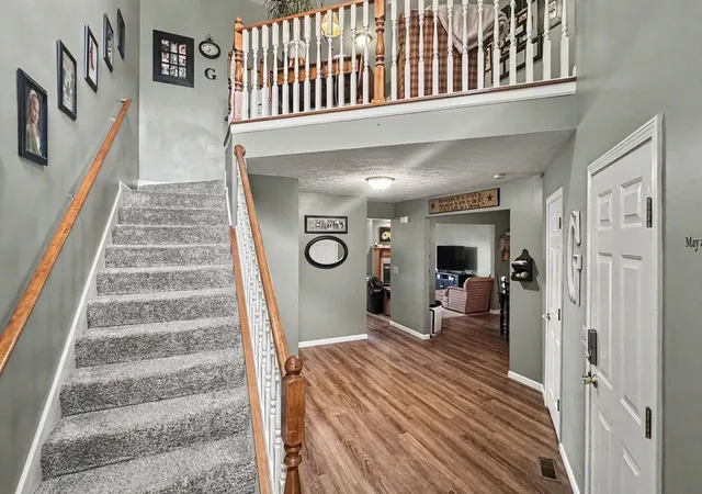 3rd image of 4 Everett Ct, Bloomington, IL 61705 | MLS# 12736755
