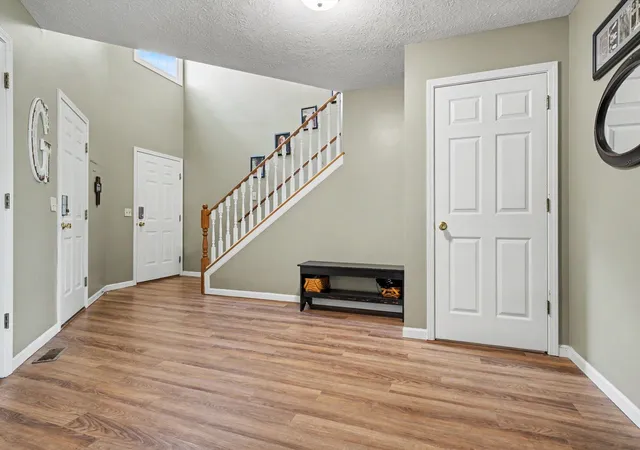 4th image of 4 Everett Ct, Bloomington, IL 61705 | MLS# 12736755