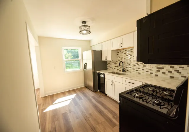 5th image of 816 Jordan Pl, Rockford, IL 61108 | MLS# 12736756