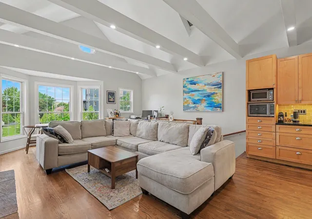 2nd image of 1619 W Hollywood Ave #3, Chicago, IL 60660 | MLS# 12736766