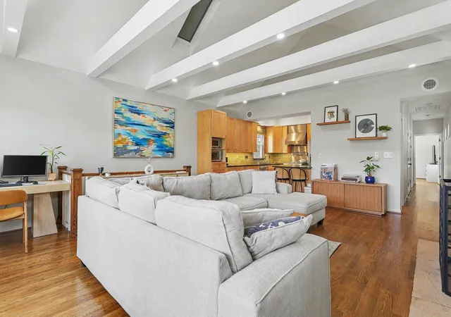 3rd image of 1619 W Hollywood Ave #3, Chicago, IL 60660 | MLS# 12736766
