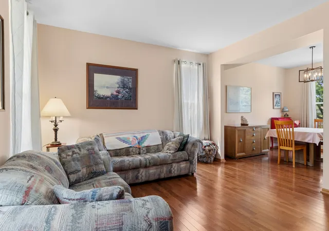 Photo 3 of Single family home for sale at 3084 Savannah Dr, Aurora, IL 60502 | MLS# 12736802 | Listing updated on 2026-08-25