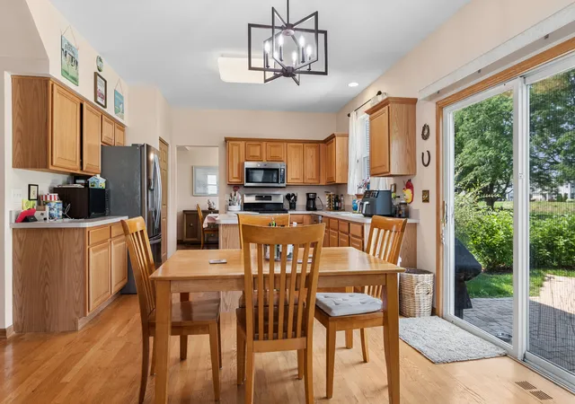 Photo 4 of Single family home for sale at 3084 Savannah Dr, Aurora, IL 60502 | MLS# 12736802 | Listing updated on 2026-08-25