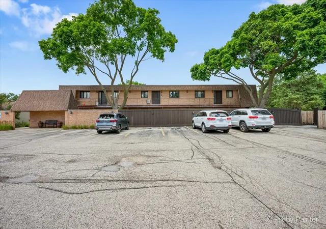 1st image of 520 E Main St #1C, Barrington, IL 60010 | MLS# 12736836