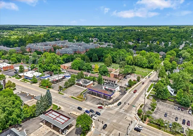 2nd image of 520 E Main St, Barrington, IL 60010