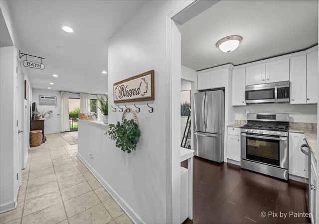 3rd image of 520 E Main St #1C, Barrington, IL 60010 | MLS# 12736836