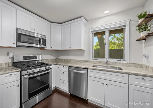 4th image of 520 E Main St #1C, Barrington, IL 60010 | MLS# 12736836