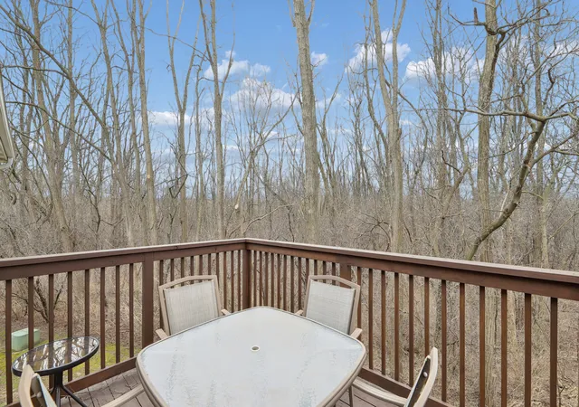 2nd image of 628 King Ct, East Dundee, IL 60118