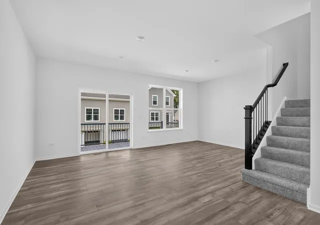 Photo 3 of Townhouse for sale at 519 Red Oak Cir, Volo, IL 60020 | MLS# 12736868 | Listing updated on 2026-08-25