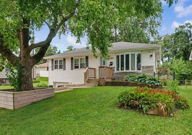 Photo 3 of Single family home for sale at 49 Colorado Dr, Decatur, IL 62526 | MLS# 12736871 | Listing updated on 2026-08-25