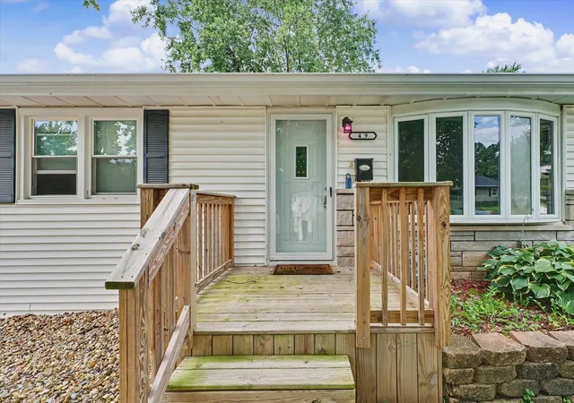 Photo 4 of Single family home for sale at 49 Colorado Dr, Decatur, IL 62526 | MLS# 12736871 | Listing updated on 2026-08-25