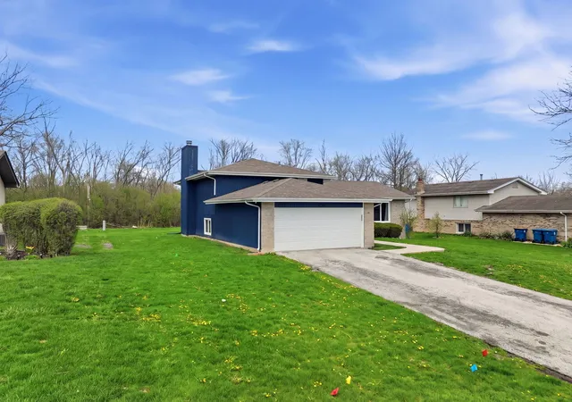 Photo 3 of Single family home for sale at 3494 Fairway Dr, Crete, IL 60417 | MLS# 12736876 | Listing updated on 2026-08-26