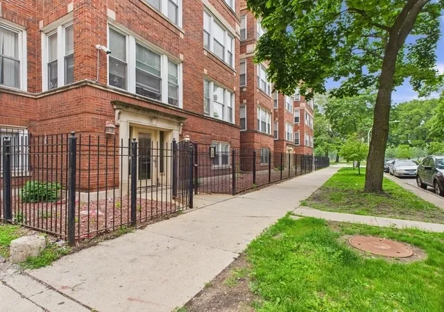 1st image of 1729 E 67th St #2E, Chicago, IL 60649 | MLS# 12736883