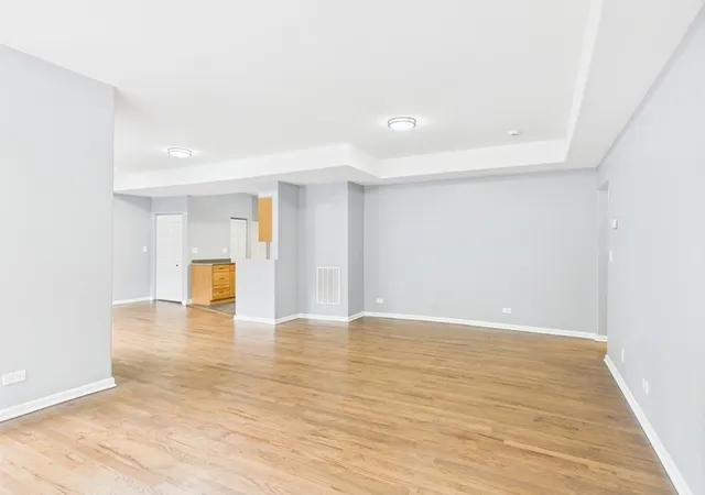 Listing Photo 4 - Condo for sale in building located at 1729 E 67Th St, Chicago, IL 60649 - Unit #2E