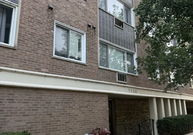 Photo 1 of Condo for sale at 7120 N Sheridan Rd #411, Chicago, IL 60626 | MLS# 12736928 | Listing updated on 2026-08-25