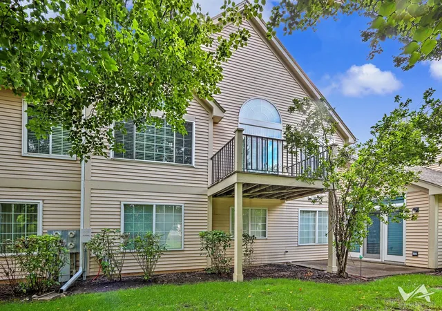 Photo 19 of Townhouse for sale at 1620 Columbia Cir #2, Bartlett, IL 60103 | MLS# 12736933 | Listing updated on 2026-09-03