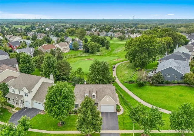3rd image of 341 Foxford Dr, Cary, IL 60013 | MLS# 12736939