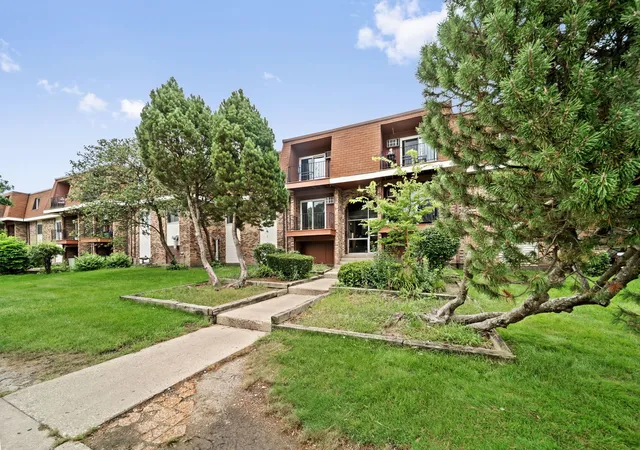 2nd image of 1065 Vly Ln, Hoffman Estates, IL 60169