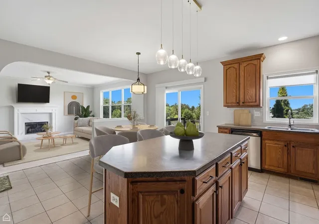 5th image of 5218 Greenshire Cir, Lake In The Hills, IL 60156 | MLS# 12736947