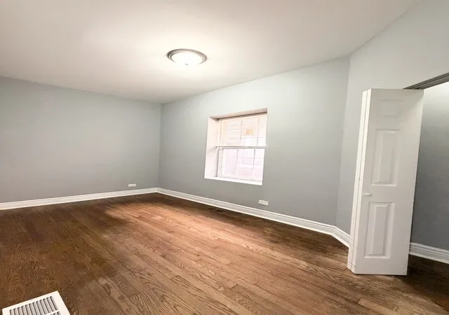 Listing Photo 5 - Condo for sale in building located at 830 E 90th St, Chicago, IL 60619