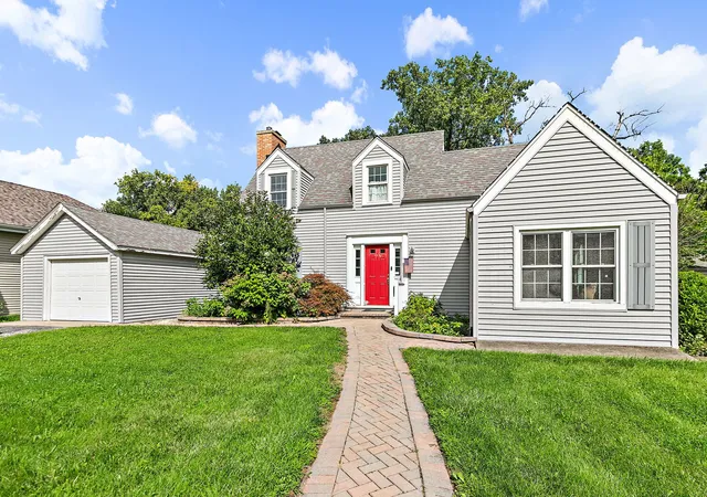 Photo 1 of Single family home for sale at 369 N Walnut St, Elmhurst, IL 60126 | MLS# 12736955 | Listing updated on 2026-08-27