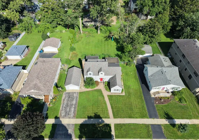Photo 3 of Single family home for sale at 369 N Walnut St, Elmhurst, IL 60126 | MLS# 12736955 | Listing updated on 2026-08-27
