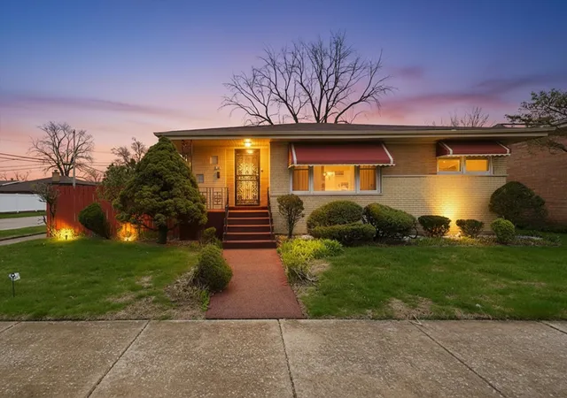 2nd image of 15201 Sunset Dr, Dolton, IL 60419 | MLS# 12737006