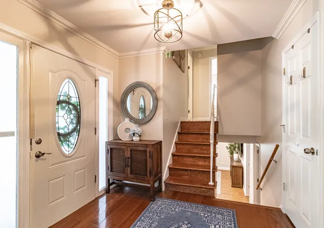 Photo 3 of Single family home for sale at 6 S Deerpath Dr, Vernon Hills, IL 60061 | MLS# 12737015 | Listing updated on 2026-08-25
