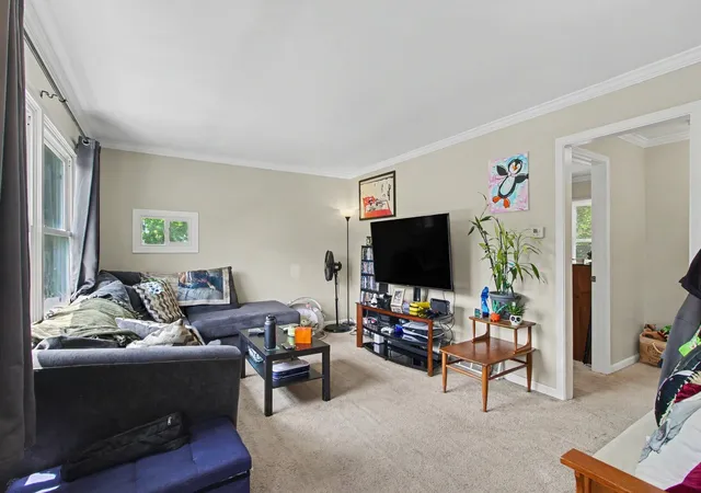 Photo 3 of Single family home for sale at 426 Redwing Dr, Round Lake Beach, IL 60073 | MLS# 12737020 | Listing updated on 2026-08-27