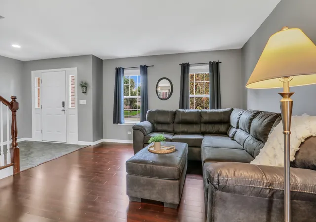 image of 2145 Whitetail Dr, Aurora, IL 60503 | MLS# 12737022