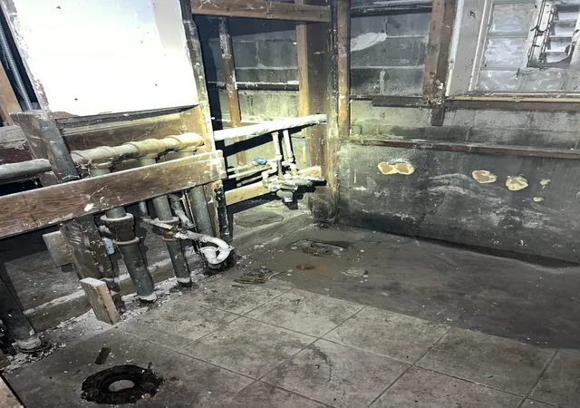 Listing Photo 2 - Condo for sale in building located at 6321 S Rhodes Ave, Chicago, IL 60637 - Unit #