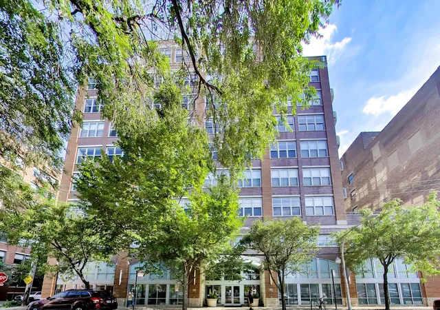 1st image of 933 W Van Buren St, Chicago, IL 60607
