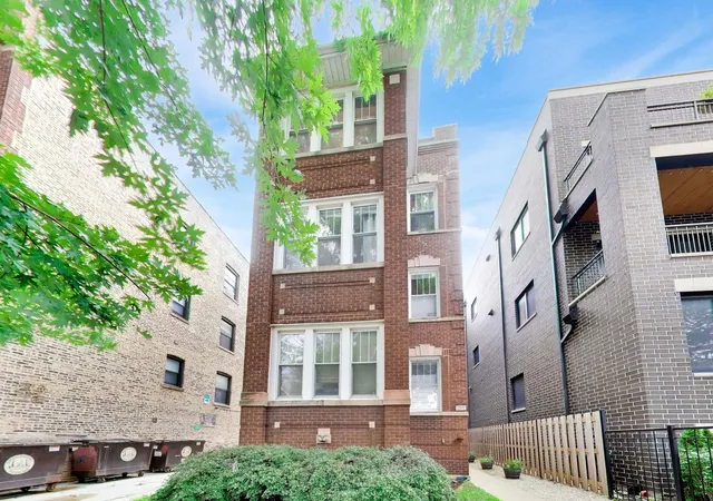 Photo 30 of Condo for sale at 2215 W Foster Ave #3, Chicago, IL 60625 | MLS# 12737034 | Listing updated on 2026-08-27
