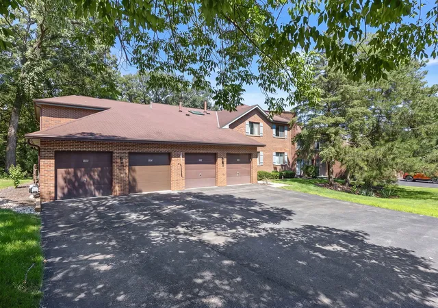 Photo 2 of Condo for sale at 1884 Portsmouth Dr #C, Lisle, IL 60532 | MLS# 12737041 | Listing updated on 2026-09-06