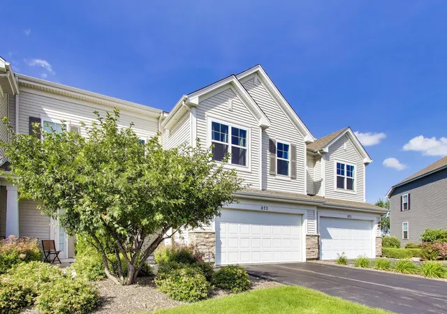 3rd image of 673 Anchorage Ct, Pingree Grove, IL 60140 | MLS# 12737052