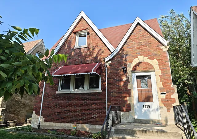 1st image of 1935 Wenonah Ave, Berwyn, IL 60402 | MLS# 12737068