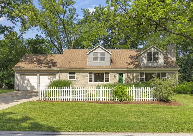 1st image of 120 N Pine St, Geneva, IL 60134 | MLS# 12737072