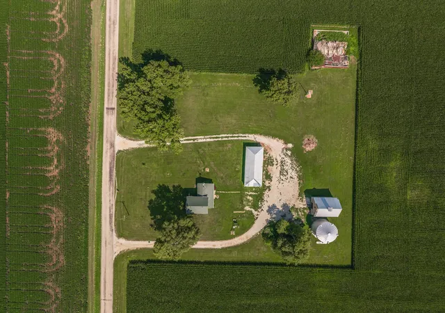 2nd image of 758 N 1st Rd, Dana, IL 61321 | MLS# 12737086