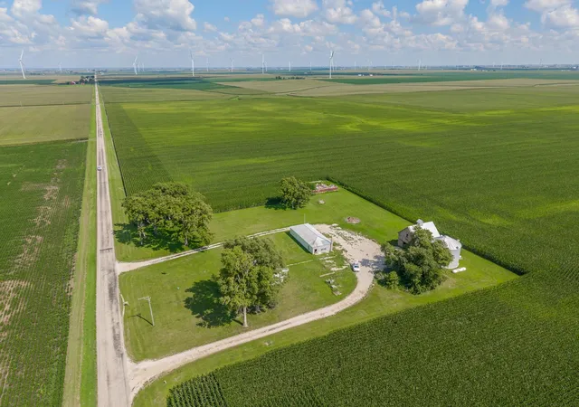 3rd image of 758 N 1St Rd, Dana, IL 61321 | MLS# 12737086