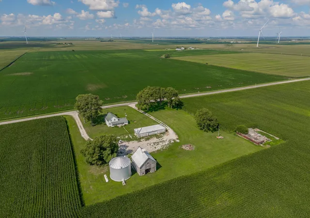 5th image of 758 N 1St Rd, Dana, IL 61321 | MLS# 12737086