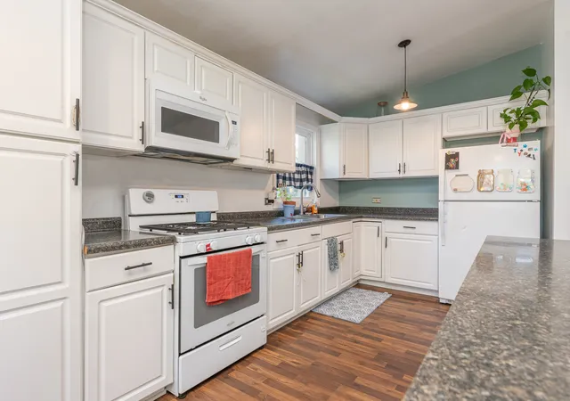 Photo 3 of Single family home for sale at 35706 N Laurel Ave, Ingleside, IL 60041 | MLS# 12737102 | Listing updated on 2026-09-06