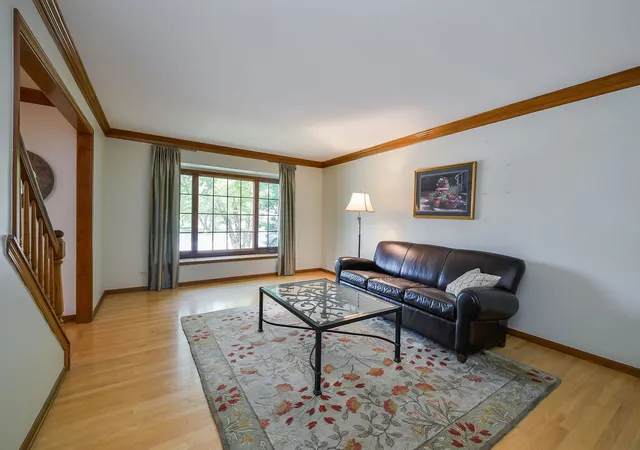 4th image of 2324 Kalamazoo Dr, Naperville, IL 60565 | MLS# 12737115