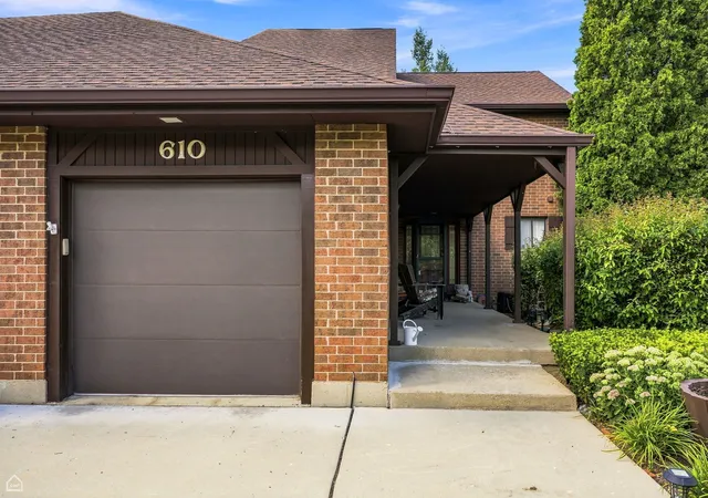 image of 610 Cress Creek Ln, Crystal Lake, IL 60014 | MLS# 12737157