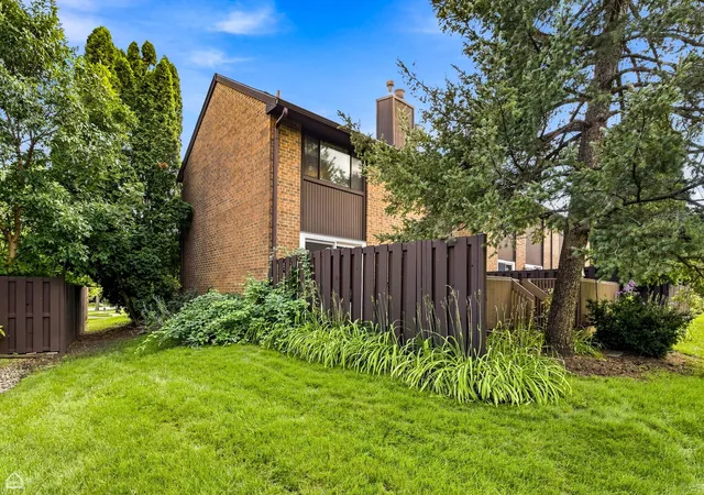 34th image of 610 Cress Creek Ln, Crystal Lake, IL 60014 | MLS# 12737157