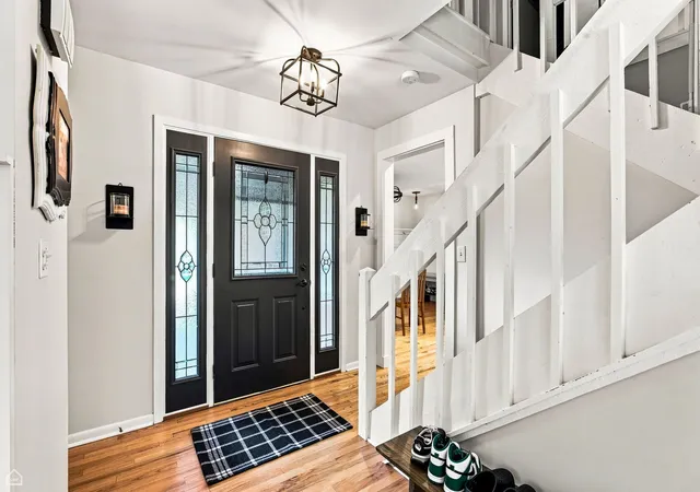 image of 610 Cress Creek Ln, Crystal Lake, IL 60014 | MLS# 12737157
