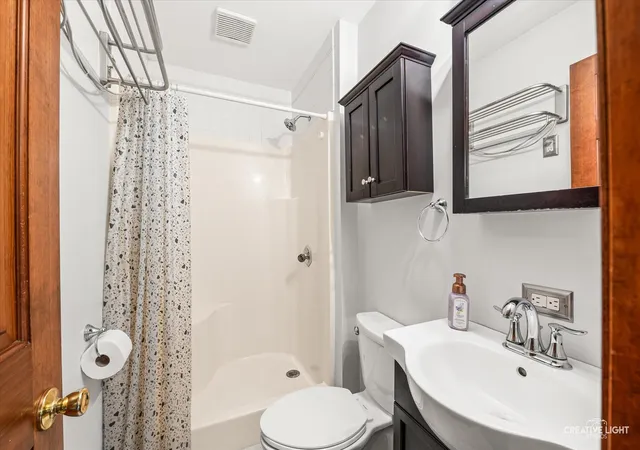 5th image of 44W043 Fox Wilds Dr, St. Charles, IL 60175 | MLS# 12737159