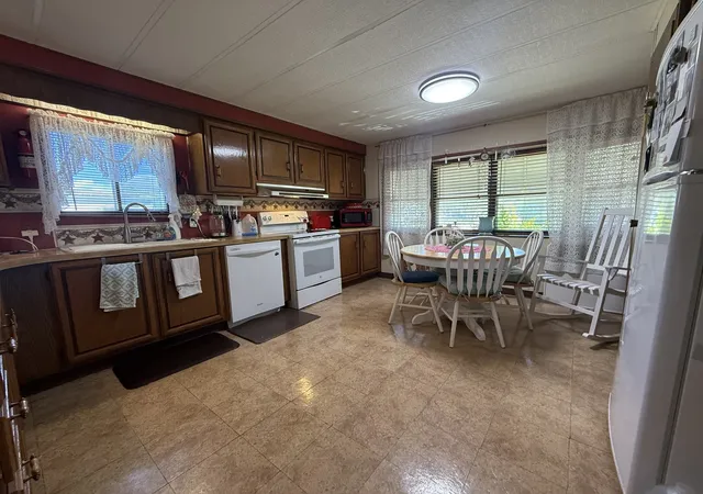 4th image of 114 Huntsbridge Rd, Matteson, IL 60443 | MLS# 12737186