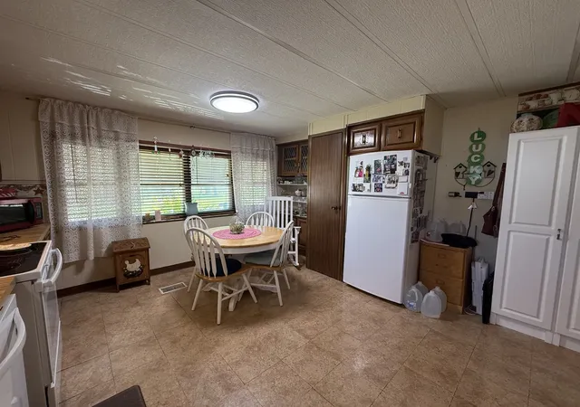 5th image of 114 Huntsbridge Rd, Matteson, IL 60443 | MLS# 12737186